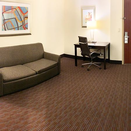 Holiday Inn Express Hotel & Suites Gainesville By Ihg Extérieur photo
