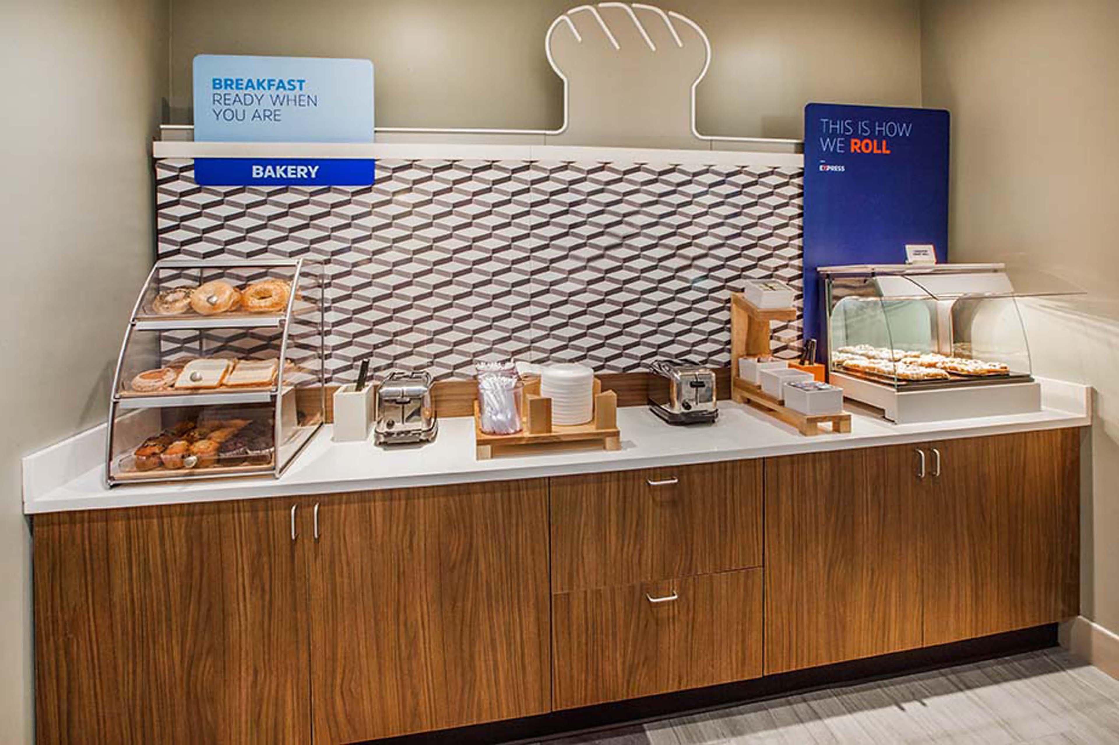 Holiday Inn Express Hotel & Suites Gainesville By Ihg Extérieur photo