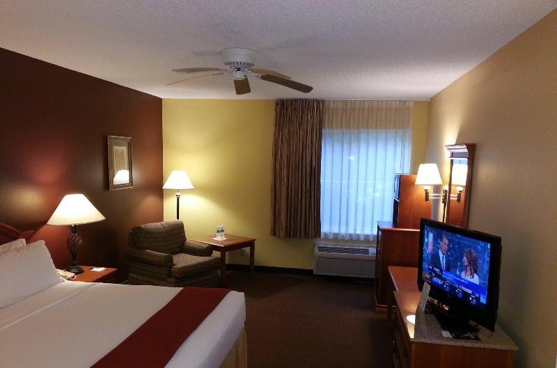 Holiday Inn Express Hotel & Suites Gainesville By Ihg Extérieur photo