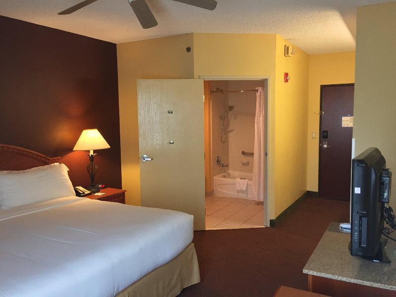 Holiday Inn Express Hotel & Suites Gainesville By Ihg Extérieur photo