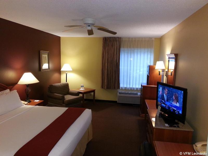 Holiday Inn Express Hotel & Suites Gainesville By Ihg Extérieur photo