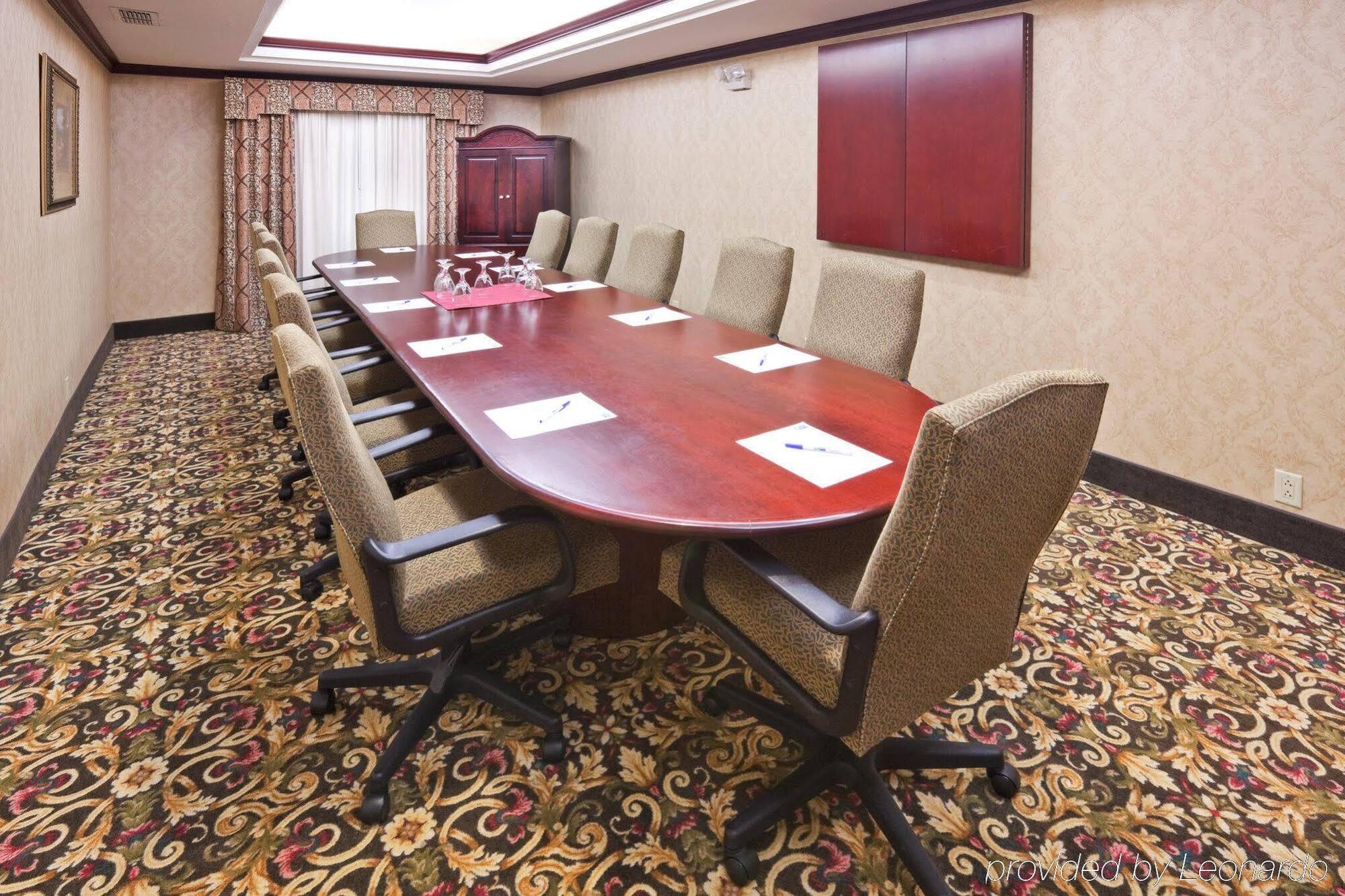 Holiday Inn Express Hotel & Suites Gainesville By Ihg Extérieur photo